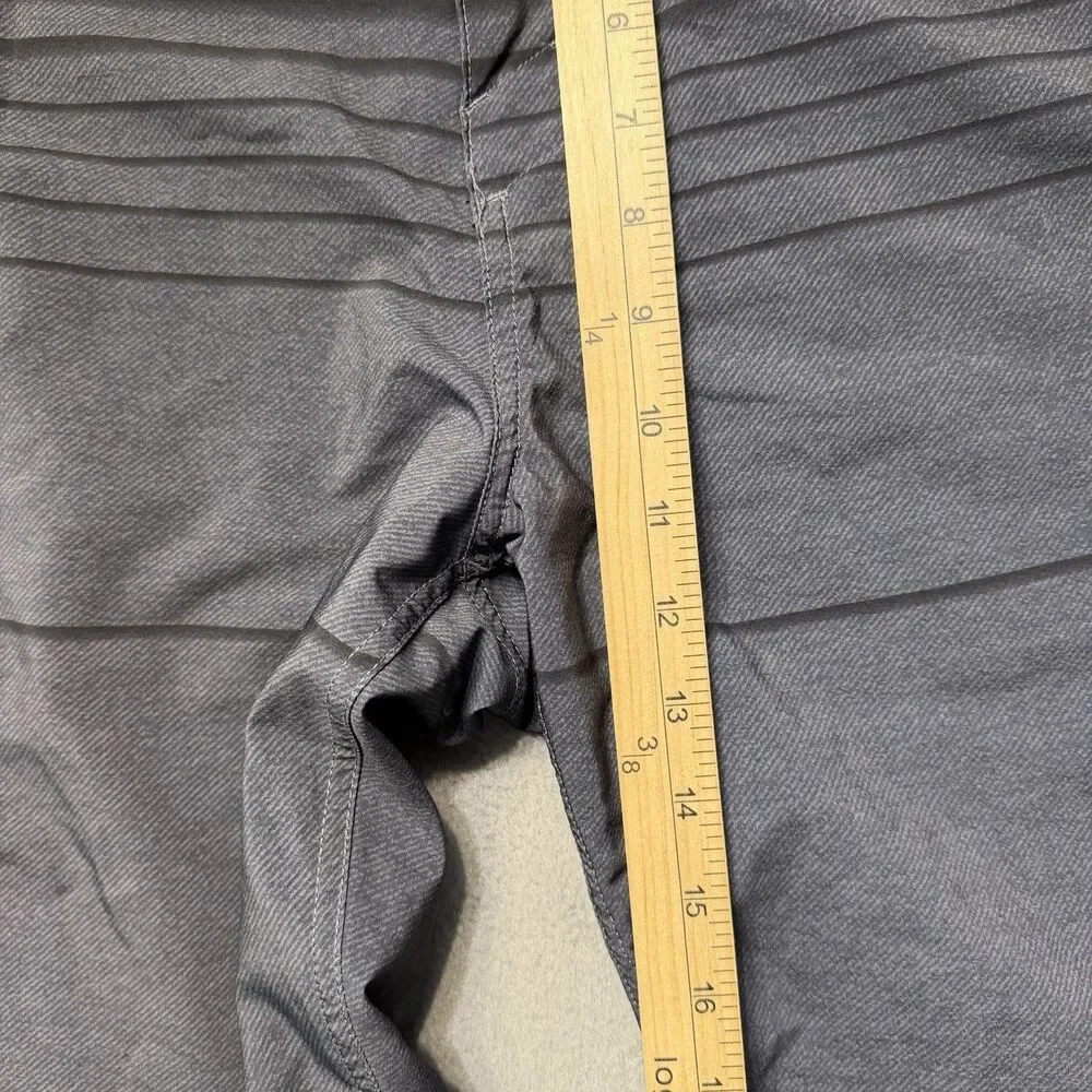 Oakley Mens 34 Hybrid Boardshorts Swim Trunks Striped Gray Black 10